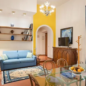 Signoria With Patio Apartment